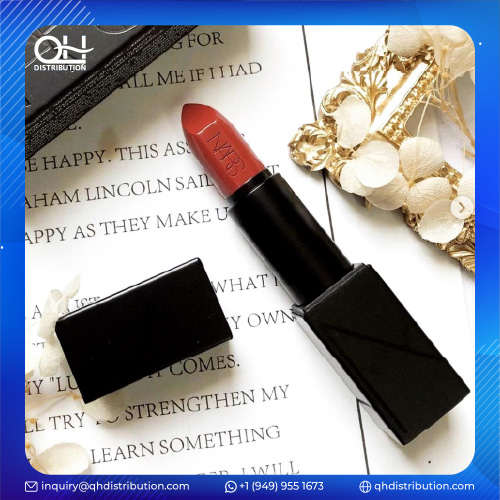 Audacious Lipstick - Mona